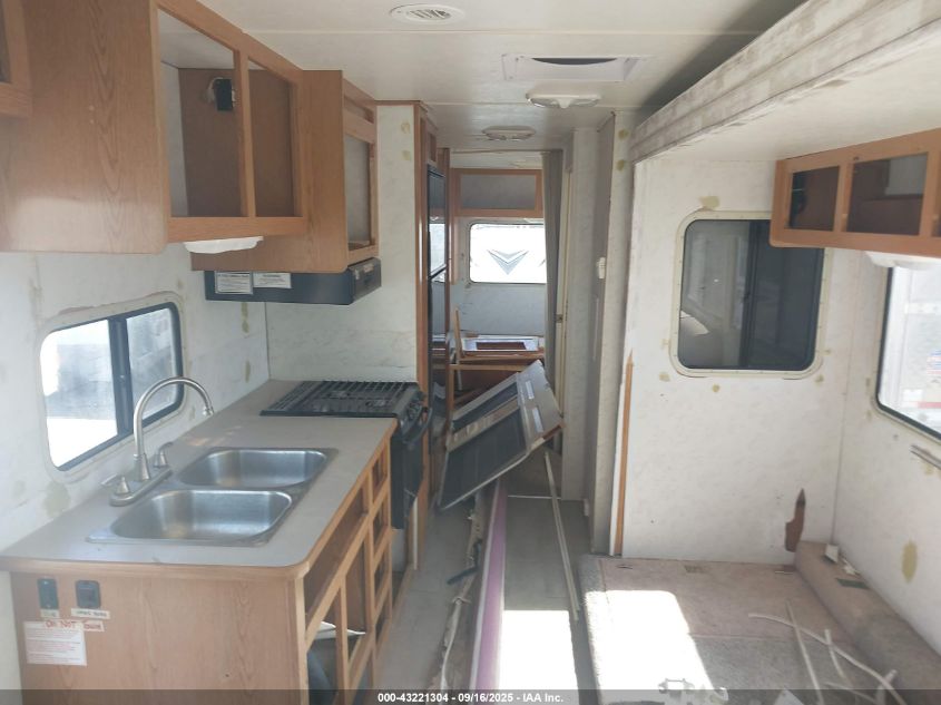 2001 Ford F550 Super Duty Stripped Chass VIN: 1FCMF53SXY0A09004 Lot: 43221304