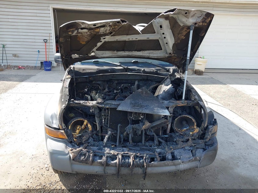 1J4GL48K45W627379 2005 JEEP LIBERTY (NORTH AMERICA) photo no. 13