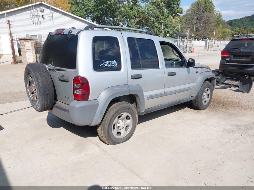 1J4GL48K45W627379 2005 JEEP LIBERTY (NORTH AMERICA) photo no. 4
