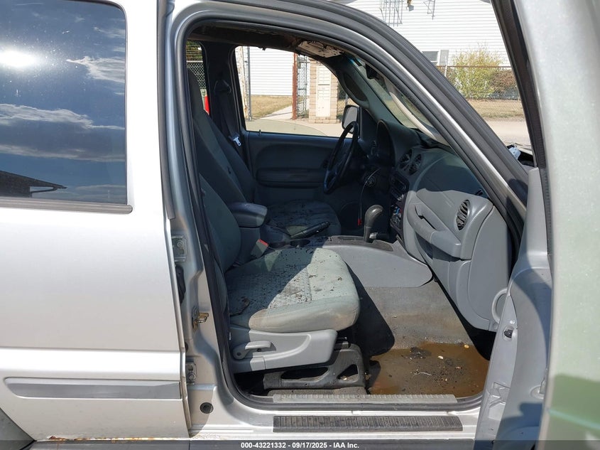 1J4GL48K45W627379 2005 JEEP LIBERTY (NORTH AMERICA) photo no. 5