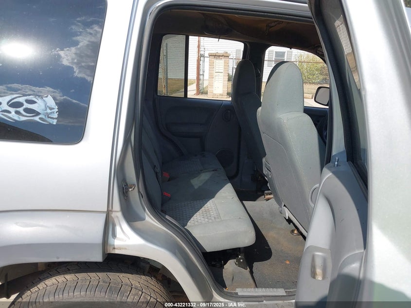 1J4GL48K45W627379 2005 JEEP LIBERTY (NORTH AMERICA) photo no. 8