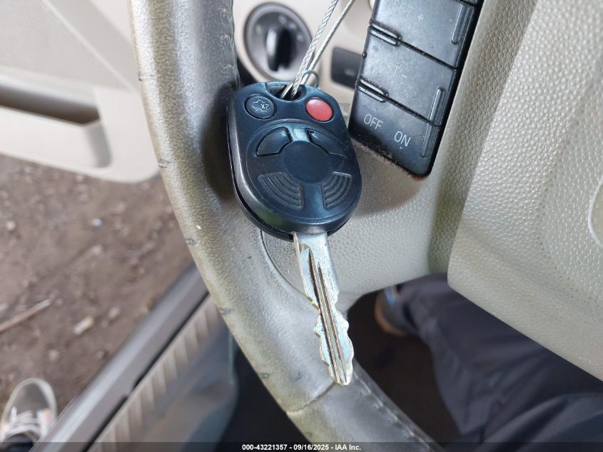 2008 Mercury Mariner I4 VIN: 4M2CU81Z08KJ17486 Lot: 43221357