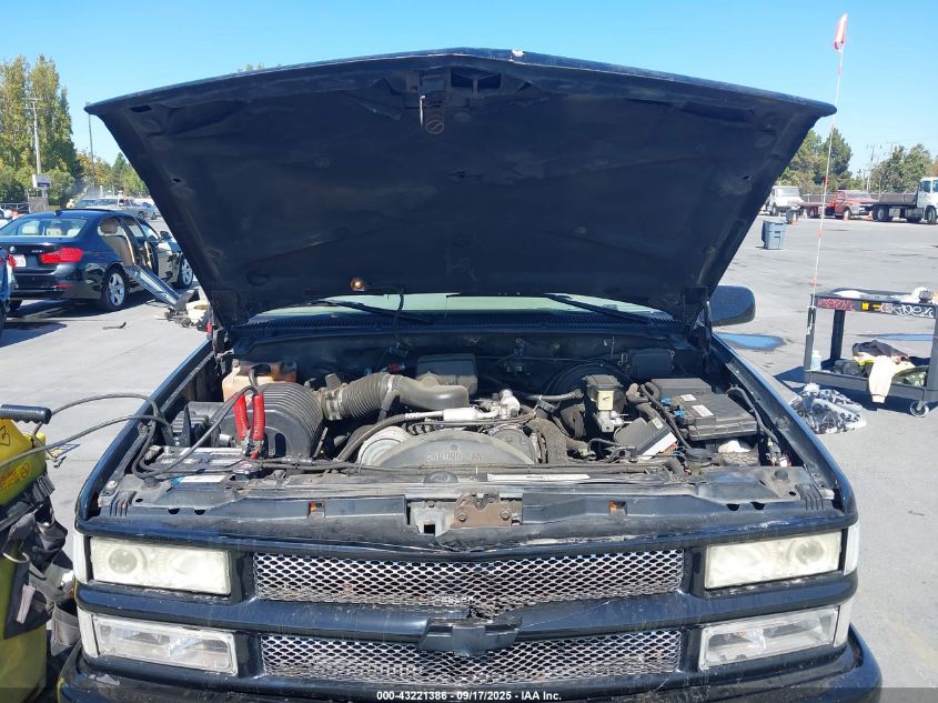 2000 Chevrolet Tahoe Limited VIN: 1GNEC13RXYR190112 Lot: 43221386