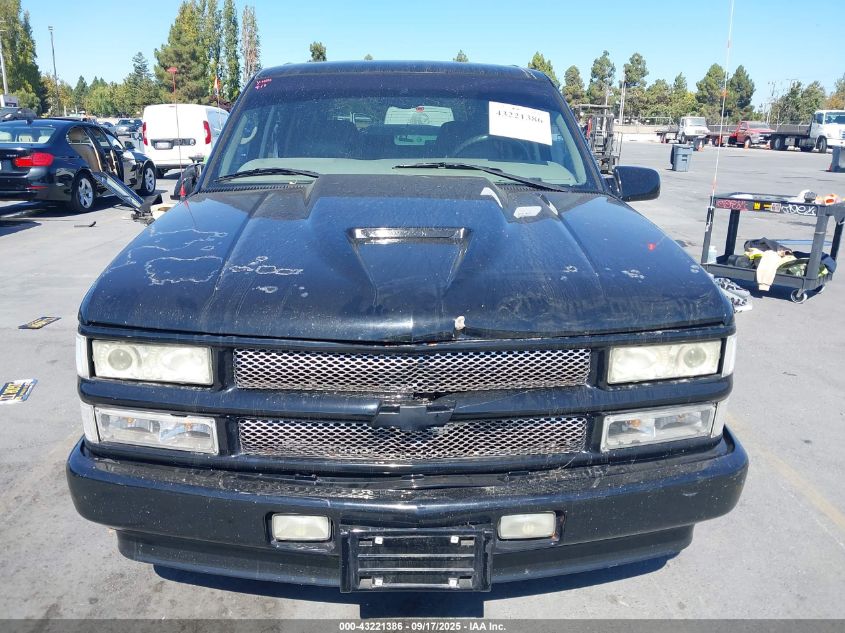 2000 Chevrolet Tahoe Limited VIN: 1GNEC13RXYR190112 Lot: 43221386