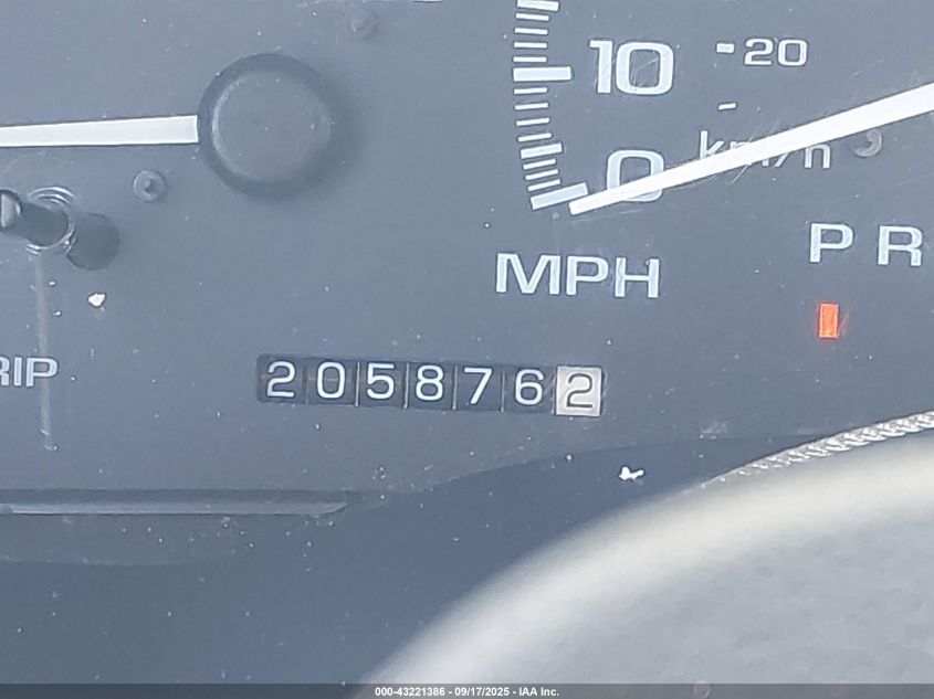 2000 Chevrolet Tahoe Limited VIN: 1GNEC13RXYR190112 Lot: 43221386