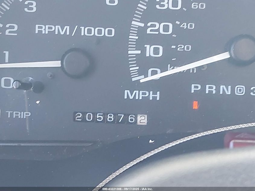 2000 Chevrolet Tahoe Limited VIN: 1GNEC13RXYR190112 Lot: 43221386