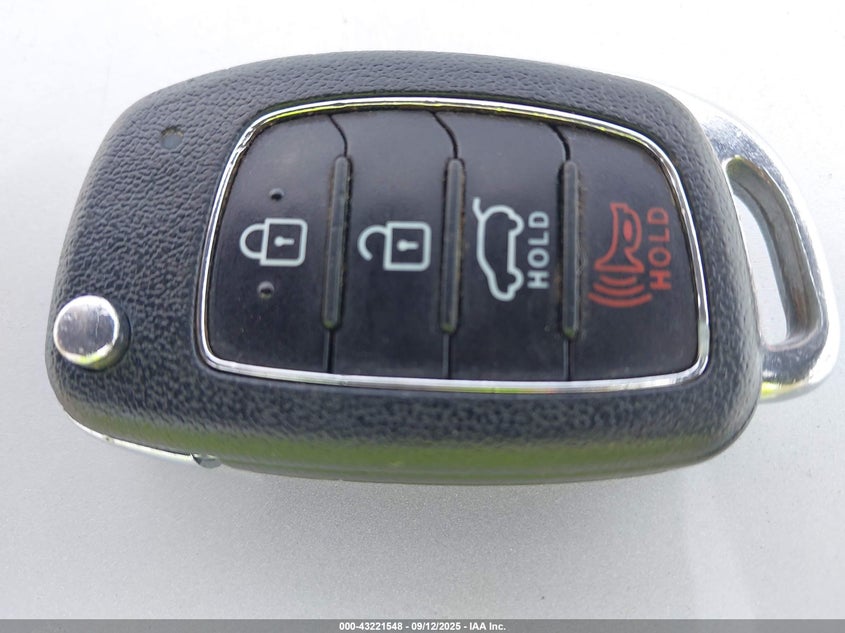 2018 Hyundai Santa Fe Sport 2.4L VIN: 5XYZTDLB7JG562119 Lot: 43221548