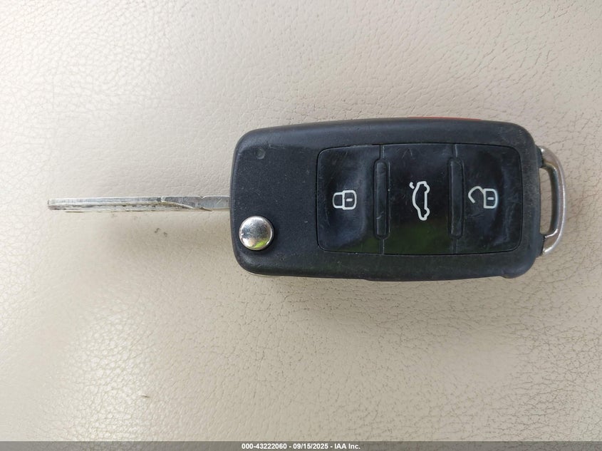 2013 VOLKSWAGEN PASSAT 2.5L SE 1VWBP7A31DC140243