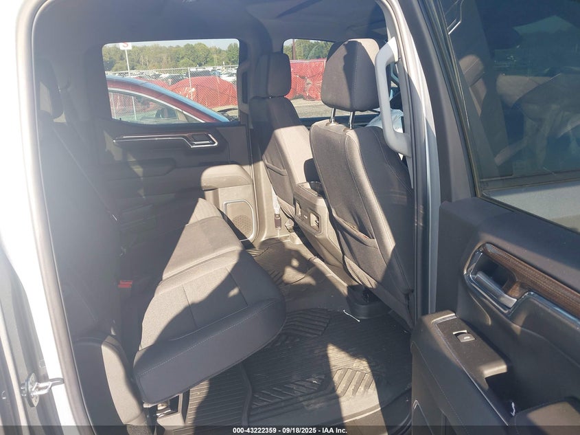 2024 CHEVROLET SILVERADO 1500 4WD  SHORT BED RST - 1GCUDEEDXRZ249610