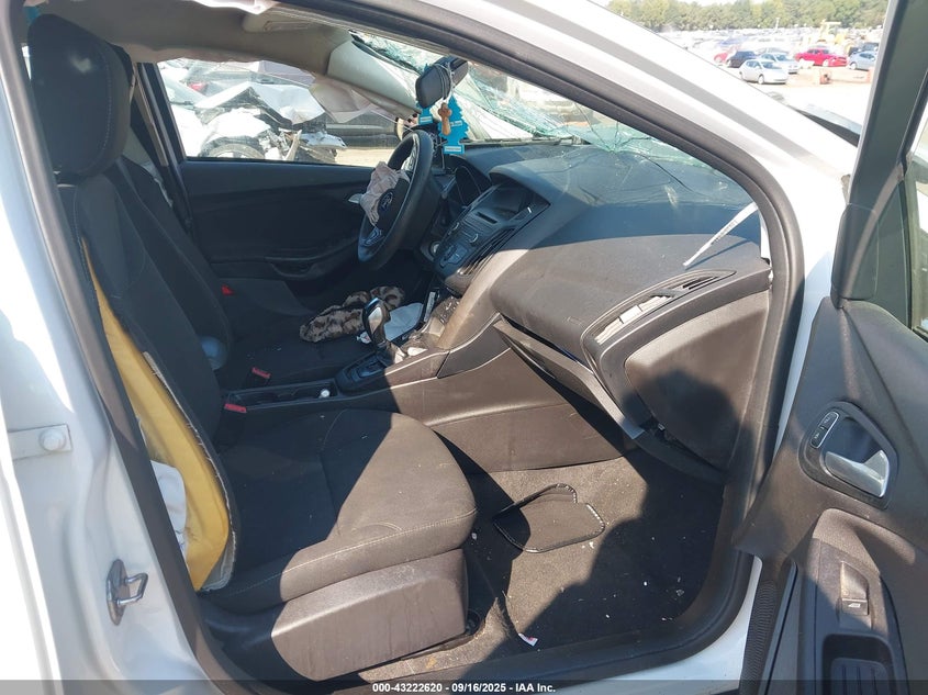 2016 FORD FOCUS SE - 1FADP3F22GL318465