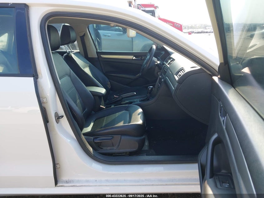 1VWAH7A38DC141947 2013 VOLKSWAGEN PASSAT photo no. 5
