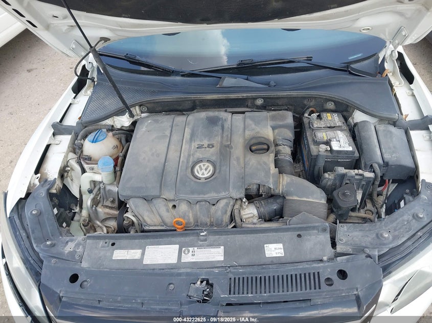 2013 Volkswagen Passat 2.5L Wolfsburg Edition VIN: 1VWAH7A38DC141947 Lot: 43222625