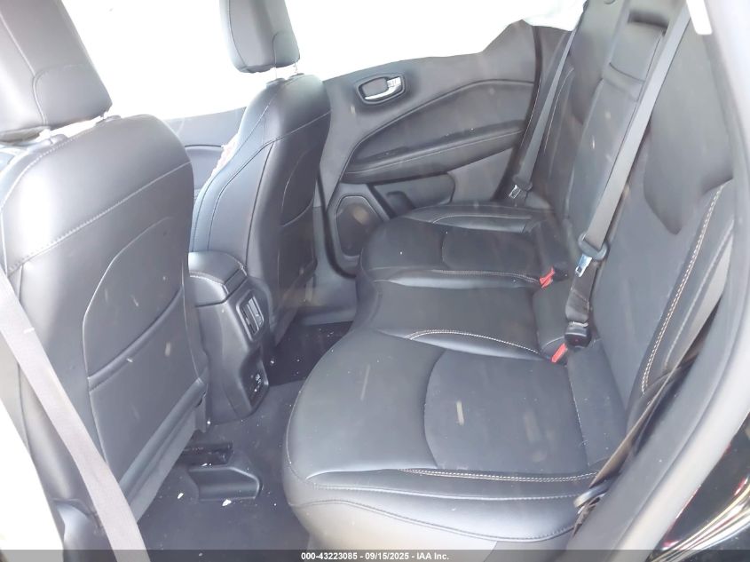 2019 Jeep Compass Latitude 4X4 VIN: 3C4NJDBBXKT734515 Lot: 43223085