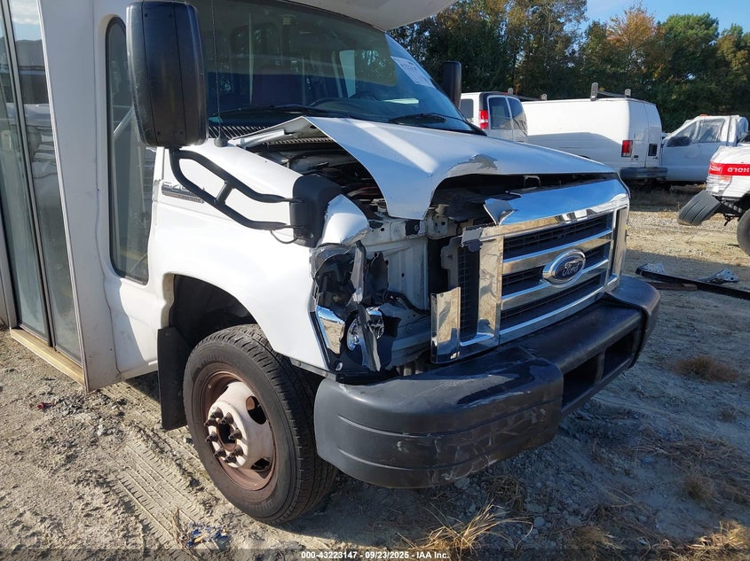 2019 Ford E-450 Cutaway VIN: 1FDFE4FS2KDC25975 Lot: 43223147
