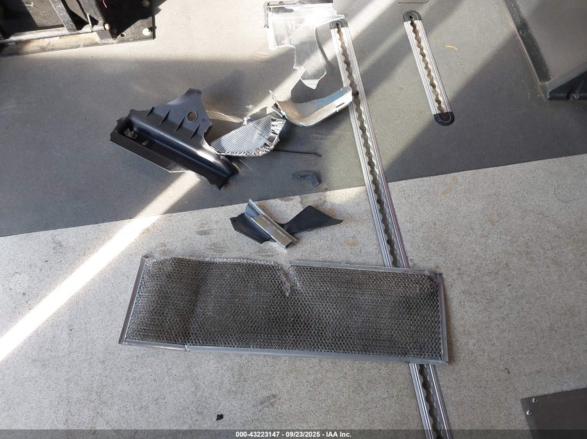 2019 Ford E-450 Cutaway VIN: 1FDFE4FS2KDC25975 Lot: 43223147