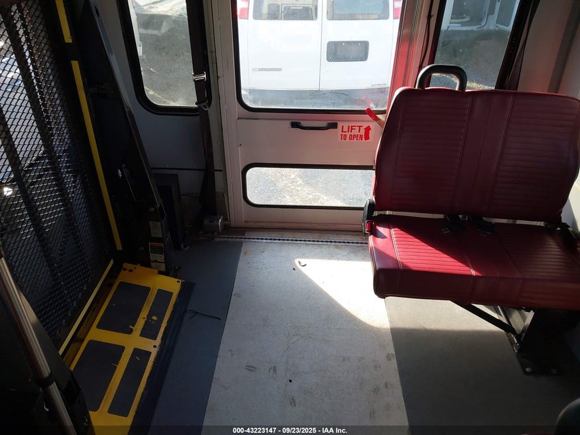 2019 Ford E-450 Cutaway VIN: 1FDFE4FS2KDC25975 Lot: 43223147