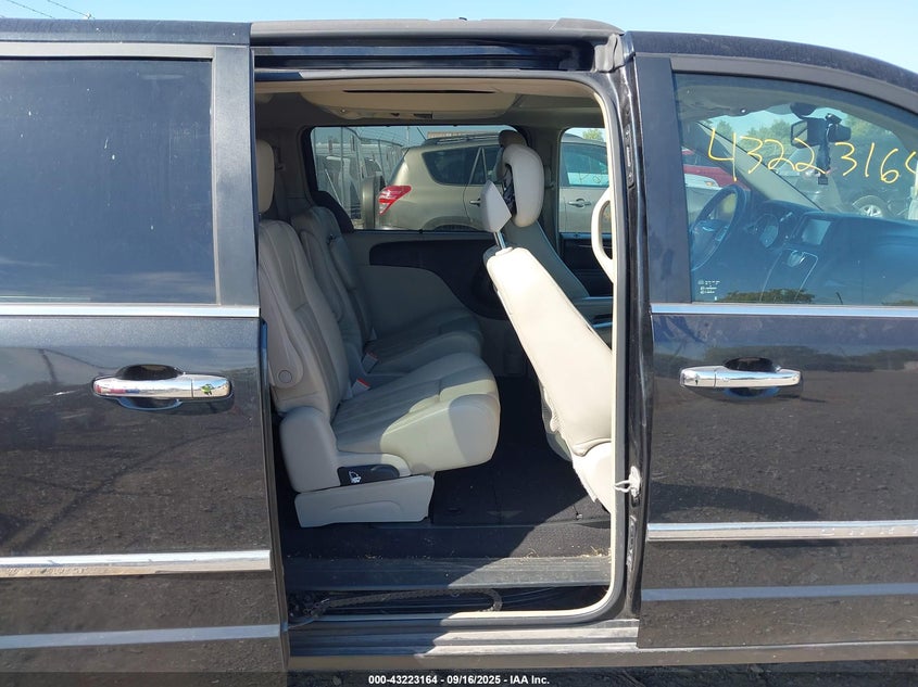 2013 Chrysler Town & Country Touring-L VIN: 2C4RC1CG2DR513288 Lot: 43223164