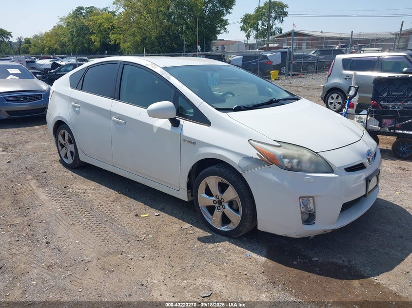 TOYOTA PRIUS V