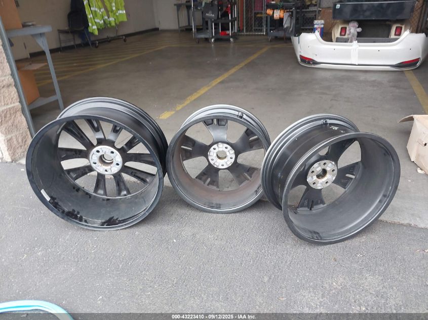 200 Other Other VIN: PARTSONLY Lot: 43223410