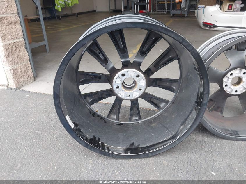 200 Other Other VIN: PARTSONLY Lot: 43223410