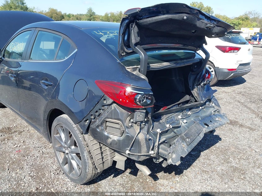 2018 MAZDA MAZDA3 TOURING - 3MZBN1V3XJM192977