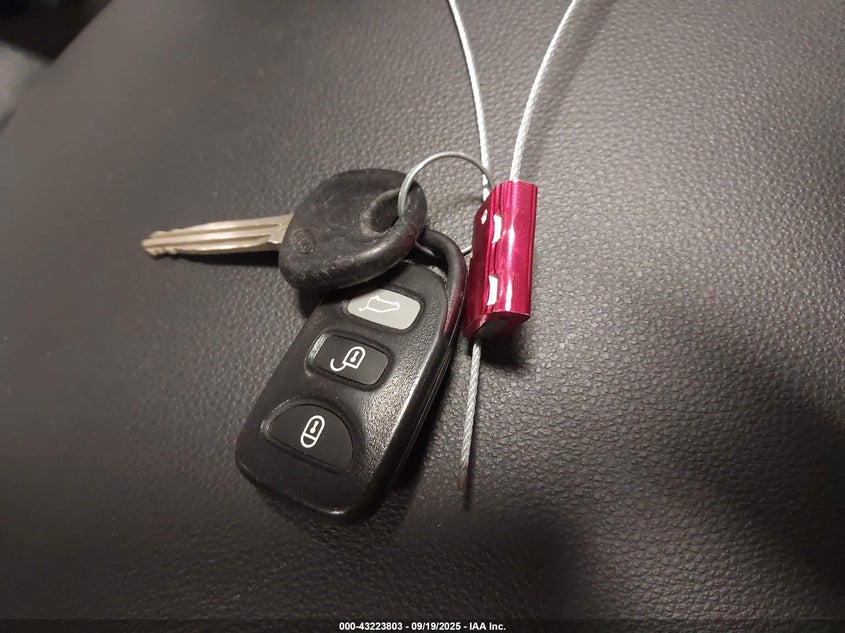 2009 Kia Rondo Ex V6 VIN: KNAFG526797279209 Lot: 43223803