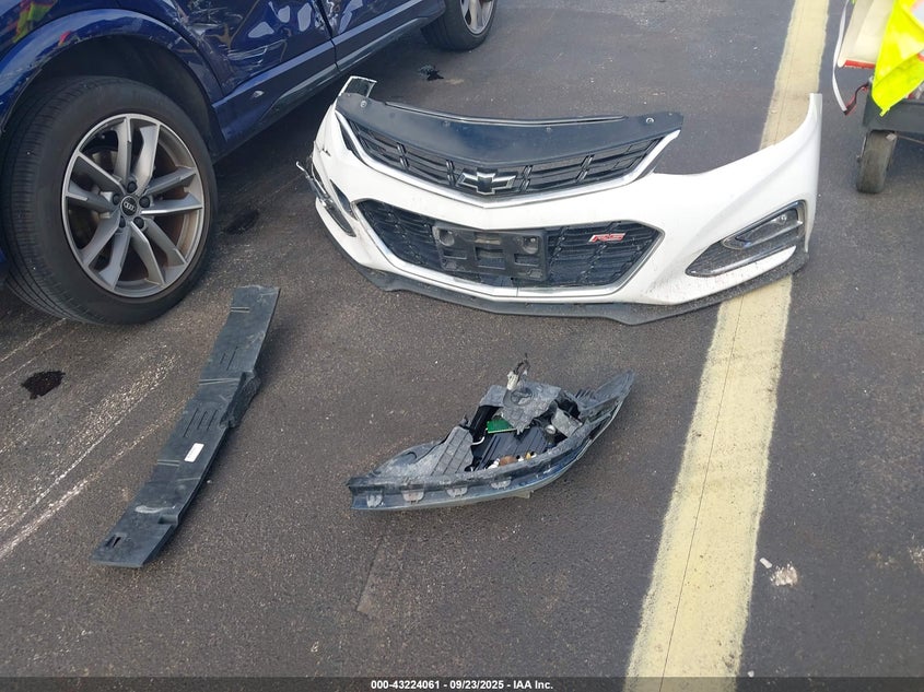 2017 CHEVROLET CRUZE LT AUTO - 1G1BE5SMXH7258383