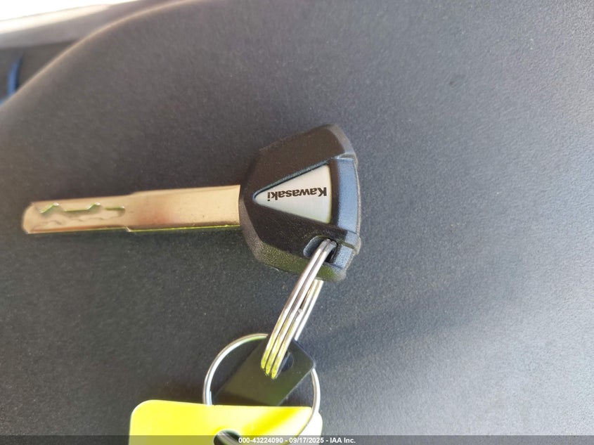 2025 Kawasaki Zx400 P VIN: ML5ZXCP18SDA31556 Lot: 43224090