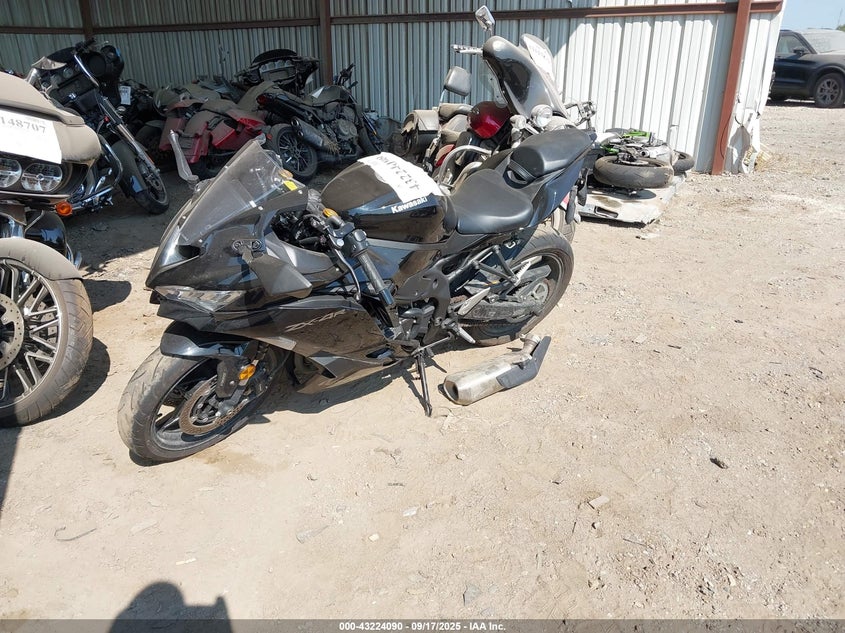 ML5ZXCP18SDA31556 2025 KAWASAKI ZX photo no. 2