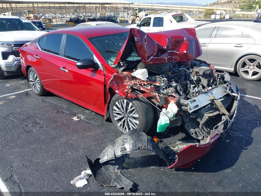 NISSAN ALTIMA SV FWD