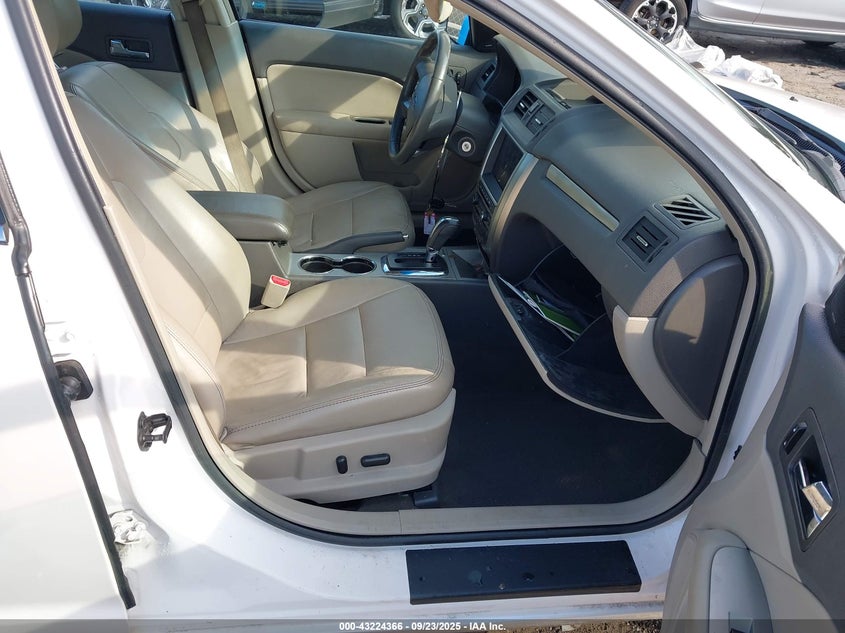 3FADP0L32CR371710 2012 FORD FUSION photo no. 5