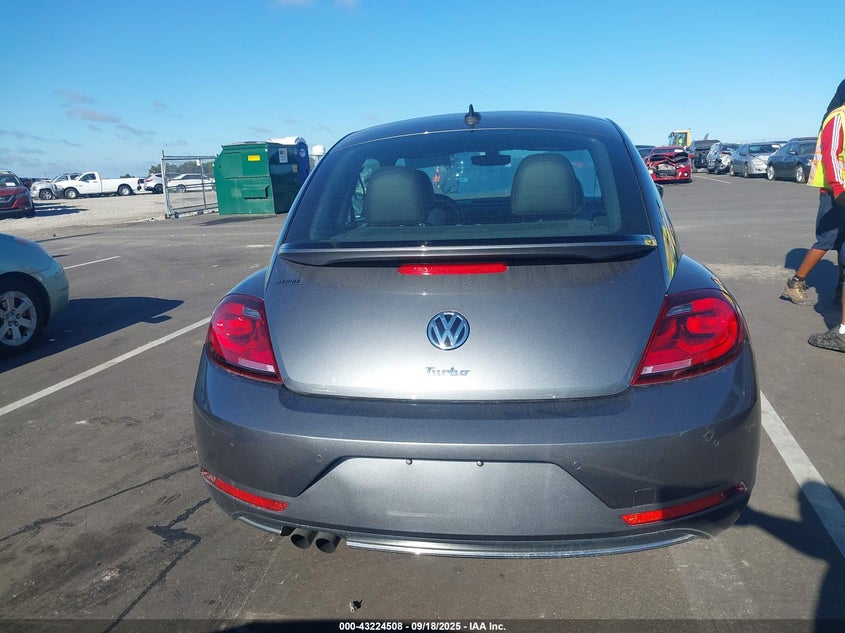 2017 VOLKSWAGEN BEETLE 1.8T SE/1.8T SEL - 3VWJ17AT4HM614736