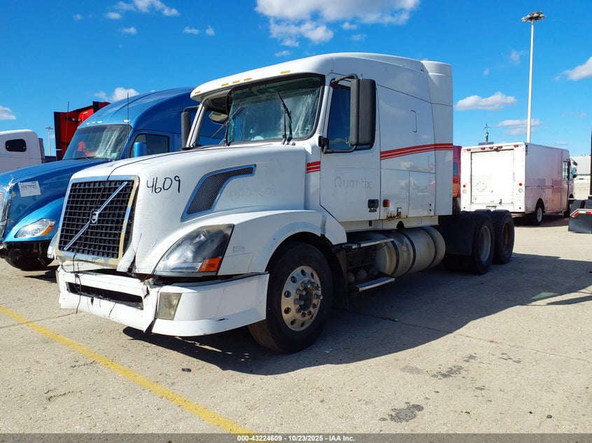 2006 VOLVO VN auction photo 2