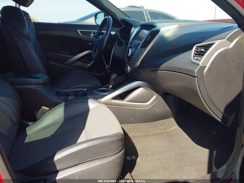 2016 HYUNDAI VELOSTER - KMHTC6AD5GU291974