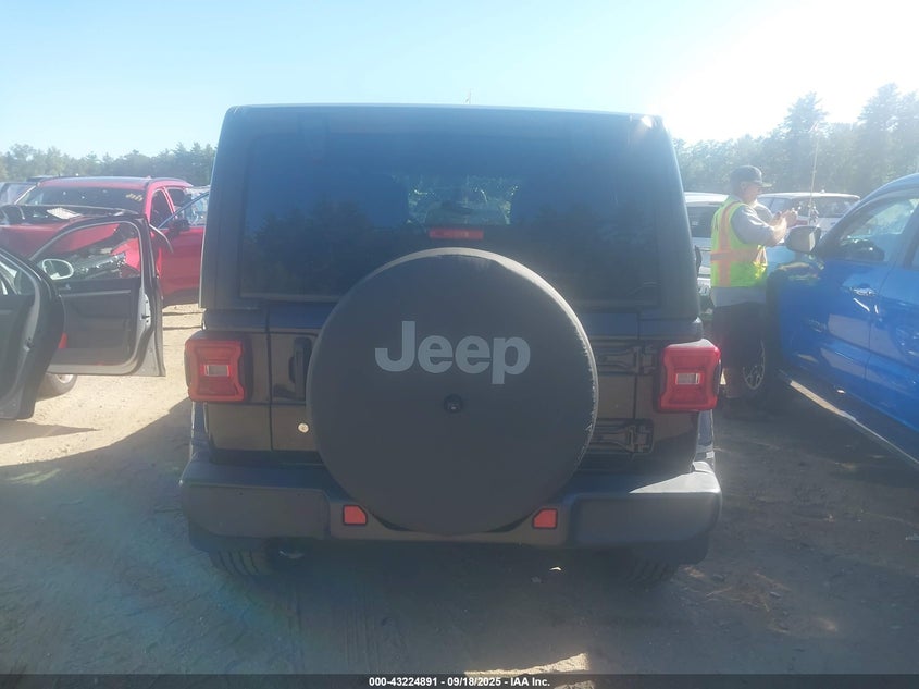 2018 JEEP WRANGLER UNLIMITED SAHARA 4X4 - 1C4HJXEN8JW145282