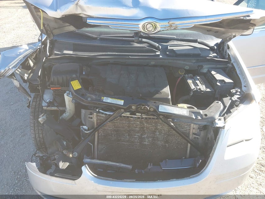 2010 Chrysler Town & Country Touring VIN: 2A4RR5DX0AR339442 Lot: 43225229