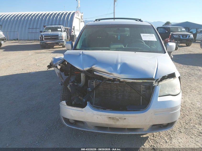 2010 Chrysler Town & Country Touring VIN: 2A4RR5DX0AR339442 Lot: 43225229