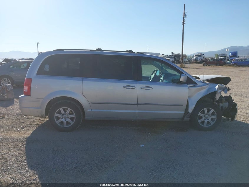 2010 Chrysler Town & Country Touring VIN: 2A4RR5DX0AR339442 Lot: 43225229