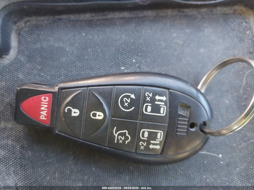 2010 Chrysler Town & Country Touring VIN: 2A4RR5DX0AR339442 Lot: 43225229