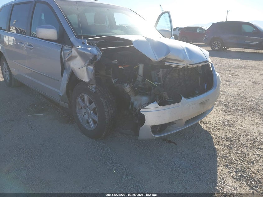 2010 Chrysler Town & Country Touring VIN: 2A4RR5DX0AR339442 Lot: 43225229