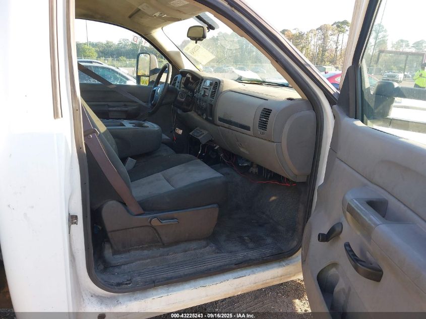 2009 Chevrolet Silverado 2500Hd Work Truck VIN: 1GCHC44K19F156748 Lot: 43225243