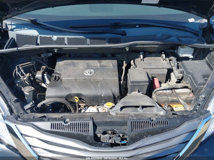 2011 Toyota Sienna Xle V6 VIN: 5TDYK3DCXBS061262 Lot: 43225342