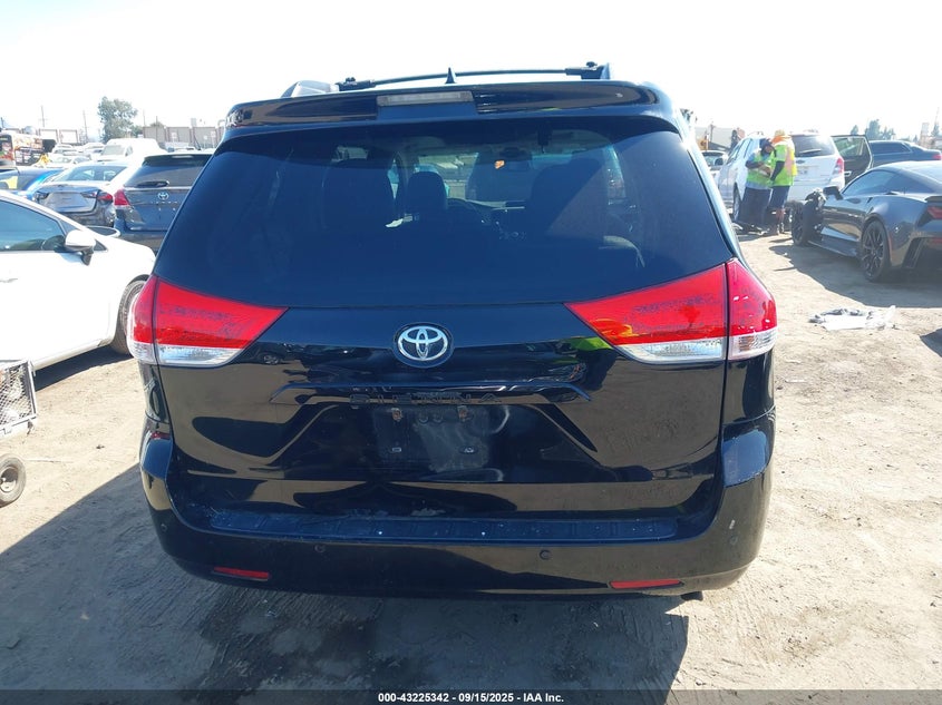 2011 Toyota Sienna Xle V6 VIN: 5TDYK3DCXBS061262 Lot: 43225342