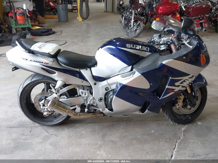 2004 Suzuki Gsx1300 R VIN: JS1GW71AX42100737 Lot: 43225354