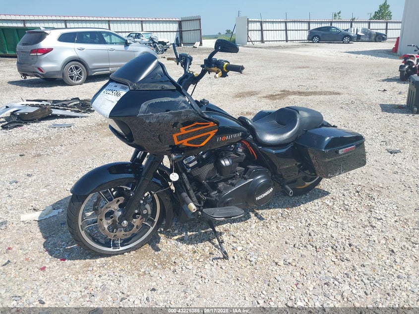 VIN 1HD1KHC3XHB620856 2017 HARLEY-DAVIDSON FLTRX ROAD GLIDE