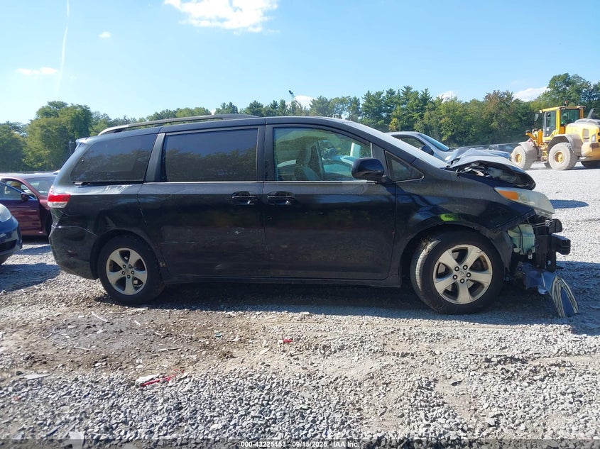 2014 Toyota Sienna Le V6 8 Passenger VIN: 5TDKK3DCXES413931 Lot: 43225453