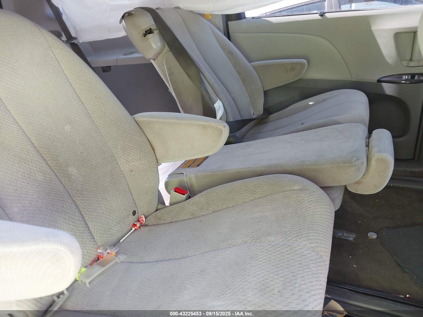 2014 Toyota Sienna Le V6 8 Passenger VIN: 5TDKK3DCXES413931 Lot: 43225453