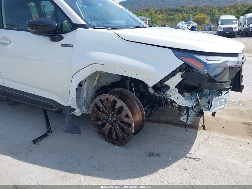 2025 Subaru Forester Hybrid Sport VIN: JF2SLSJD8SH407325 Lot: 43225462