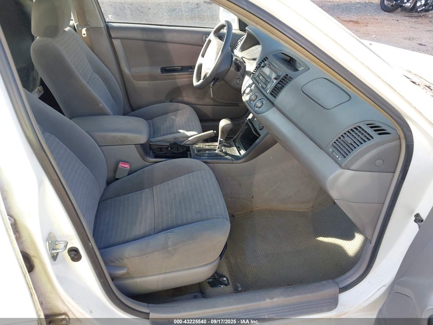 2005 Toyota Camry Le