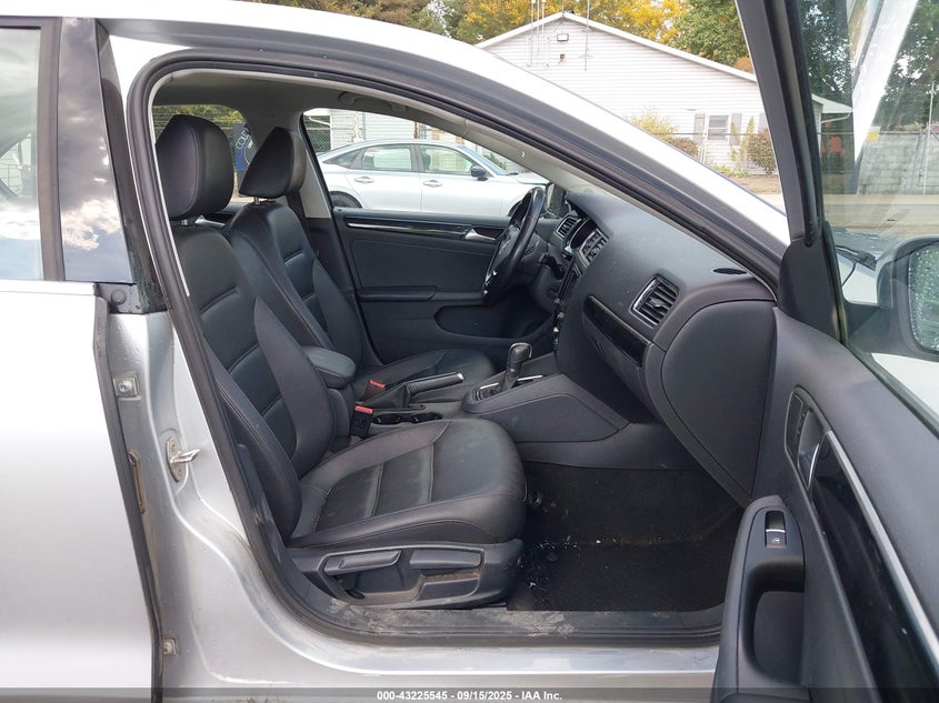 2016 VOLKSWAGEN JETTA 1.8T SEL - 3VWL17AJ4GM341948